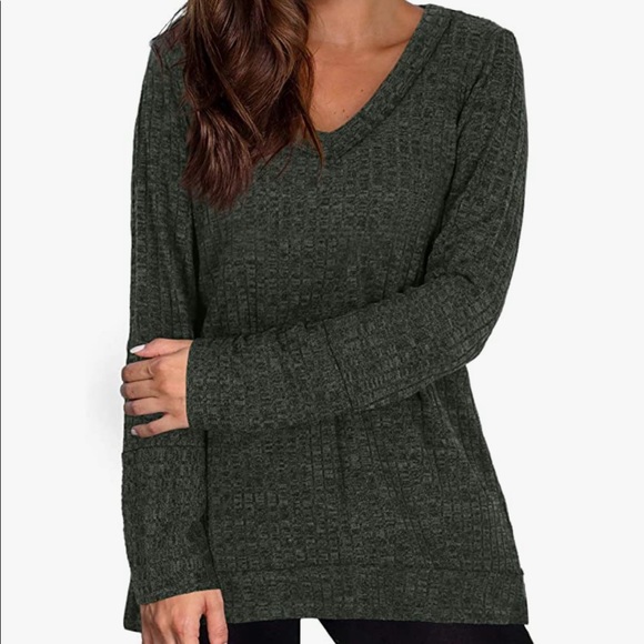 Ribbed V-Neck Lightweight Top - Picture 2 of 8